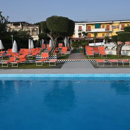 דיאמנטה Hotel Cristina מראה חיצוני תמונה