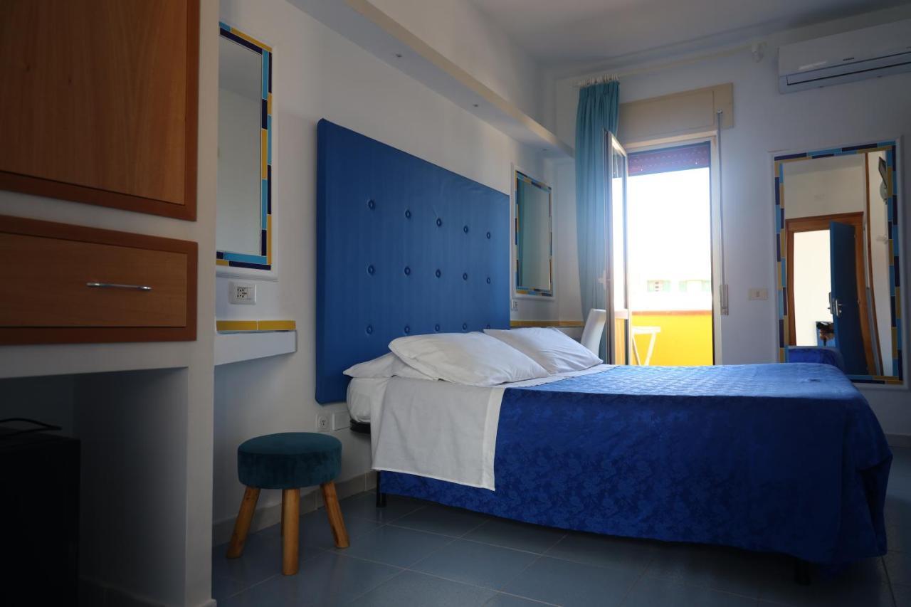 דיאמנטה Hotel Cristina מראה חיצוני תמונה