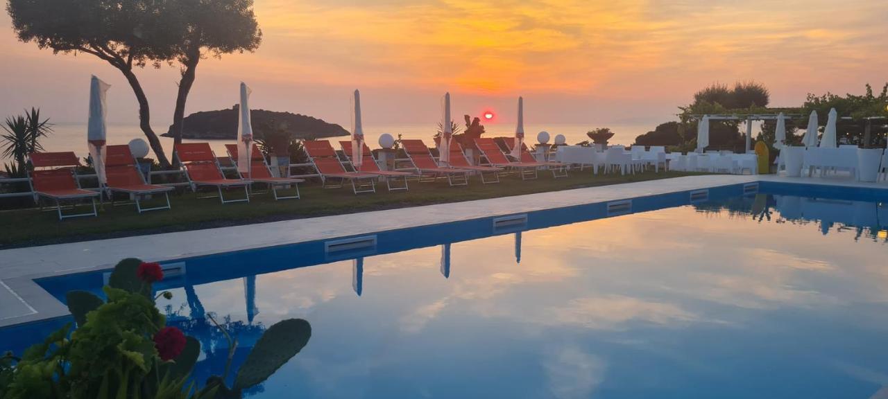 דיאמנטה Hotel Cristina מראה חיצוני תמונה