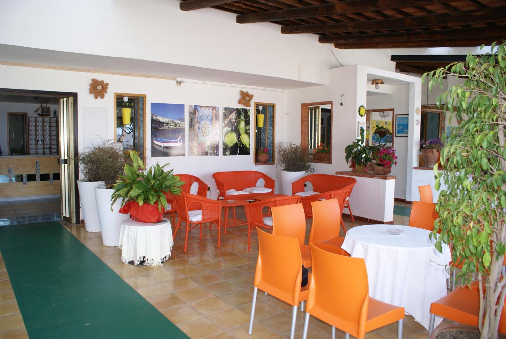 דיאמנטה Hotel Cristina מראה חיצוני תמונה