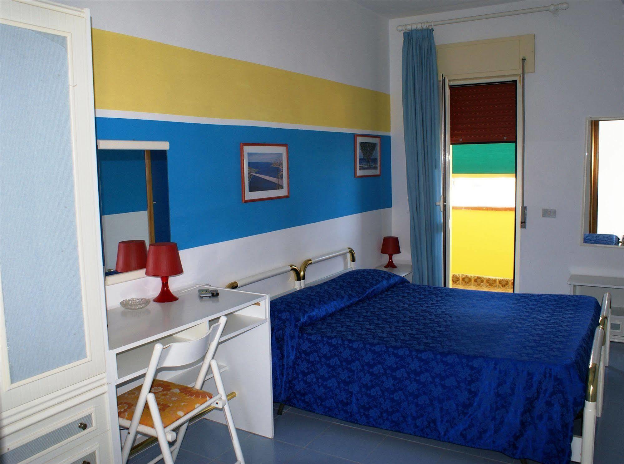 דיאמנטה Hotel Cristina מראה חיצוני תמונה